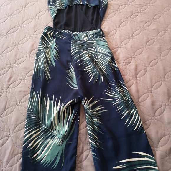 Clothes - Picture 2 of 4